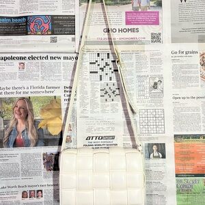 Elegant White Woven Shoulder Bag